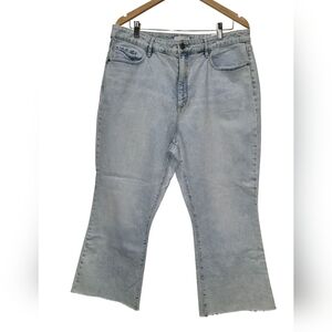 NWT 16/33 LOFT Curvy High Waist Kick Crop Lightwash Denim Jean